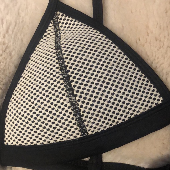 White/Black Triangl Bikini top size small. - Picture 2 of 6